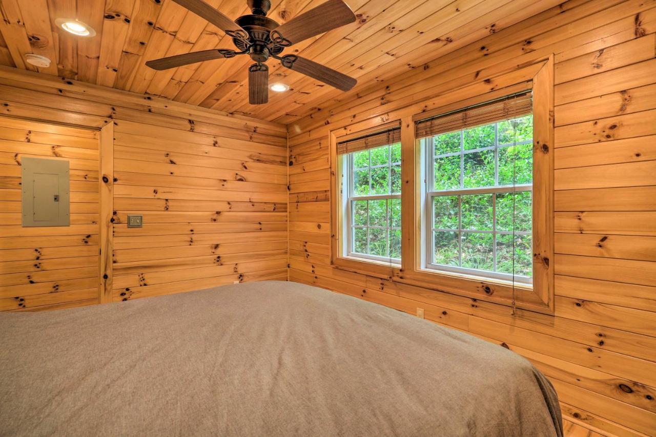 Cozy Boone Cabin With Deck Close To Downtown! Екстериор снимка