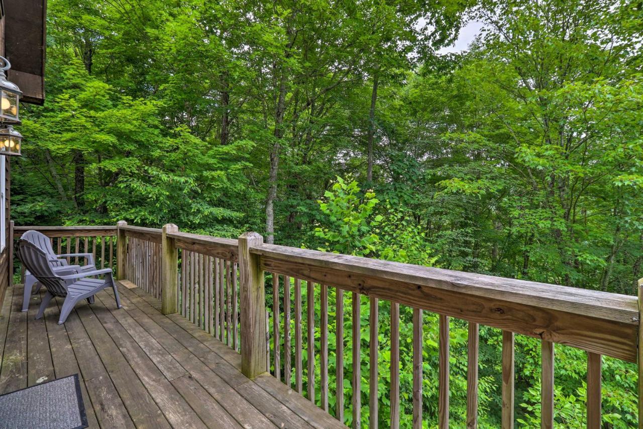 Cozy Boone Cabin With Deck Close To Downtown! Екстериор снимка