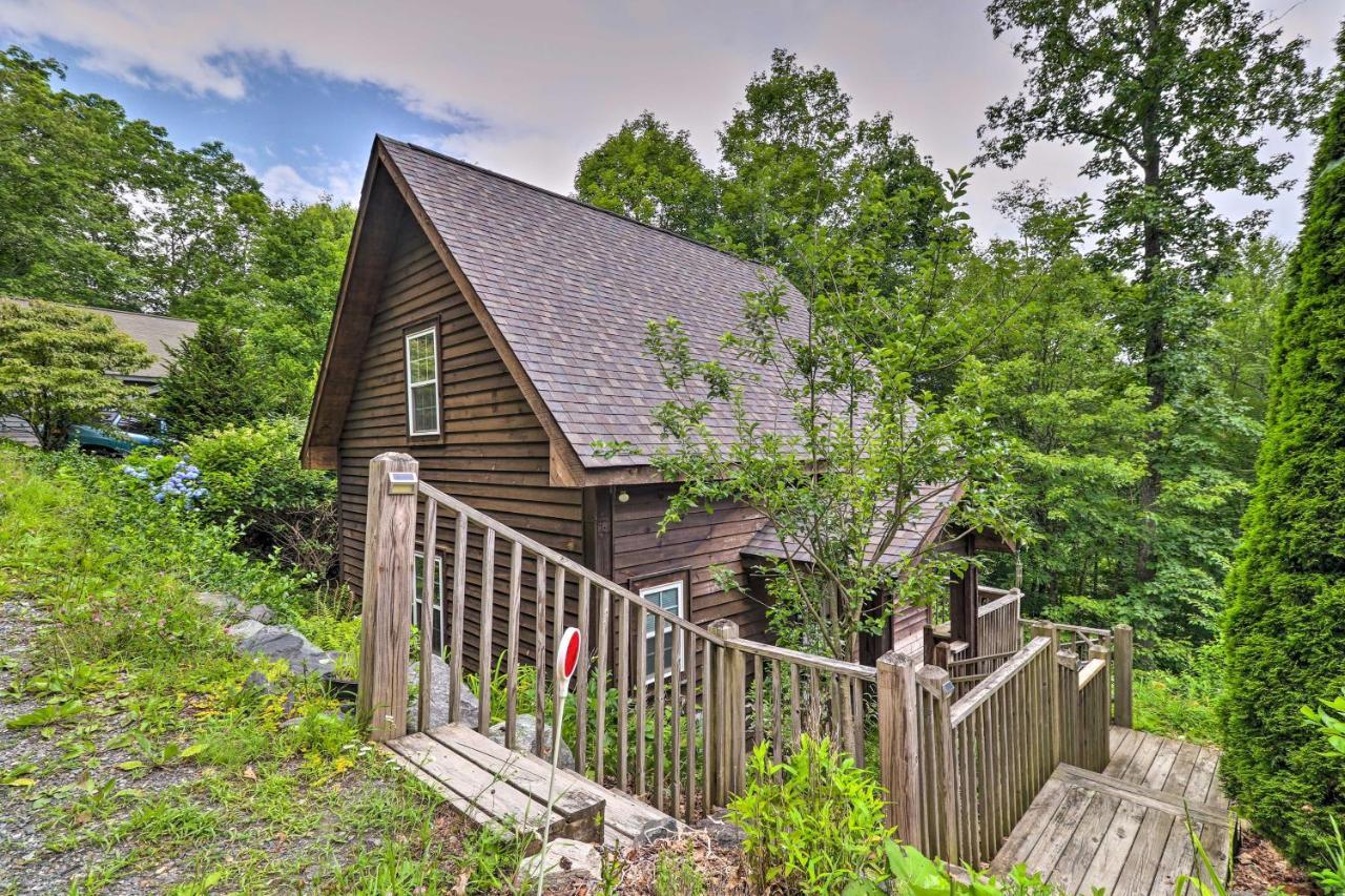 Cozy Boone Cabin With Deck Close To Downtown! Екстериор снимка