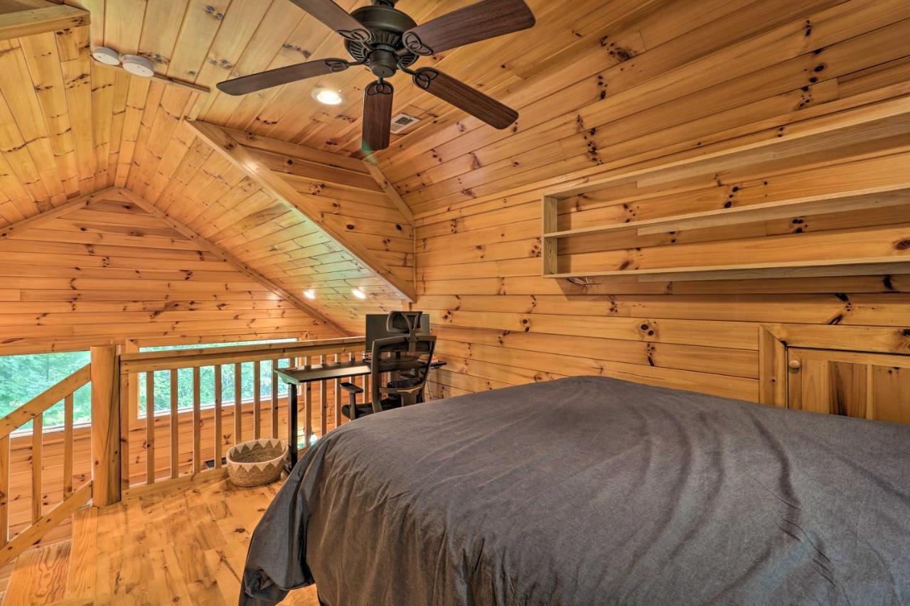 Cozy Boone Cabin With Deck Close To Downtown! Екстериор снимка